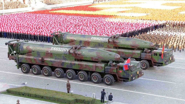 КНДР разположи балистична ракета на източното крайбрежие, Япония обяви тревога