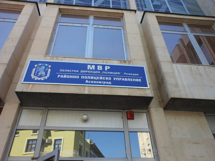 Две момичета пострадаха леко при катастрофа в Асеновград