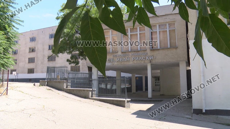  „Рилски“ пеша до Механото и ПМГ, „Петьофи“ - до Езиковата и Дървото