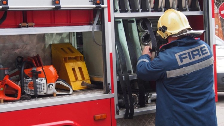 Бебе загина при пожар в София, близнаци са в болница
