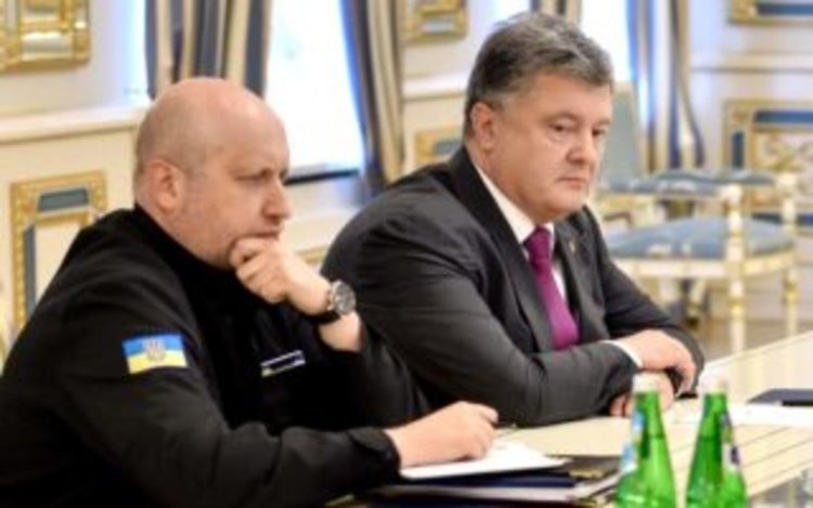 Порошенко готов да въведе военно положение в Украйна