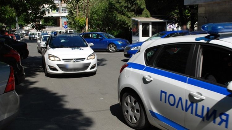 Полицията отцепи част от Стария Несебър заради изоставен сак