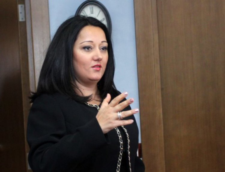 Павлова внесе искова молба в съда за царските конюшни  