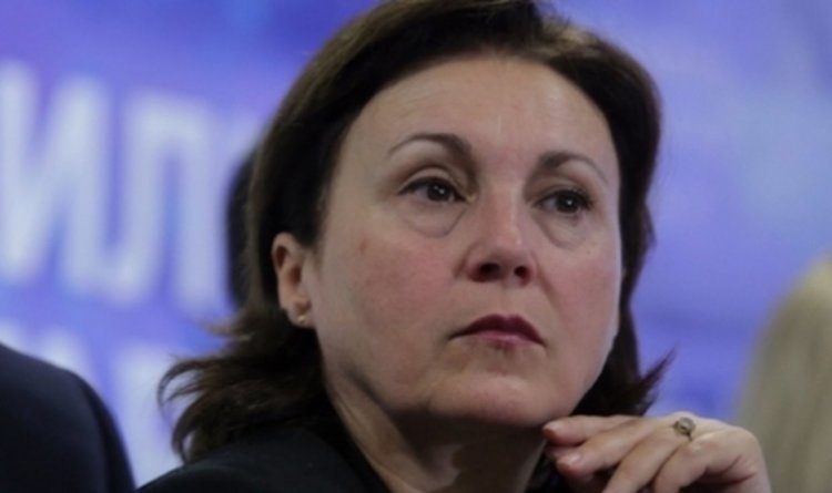 Бъчварова тихомълком създава ново министерство