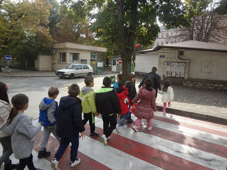 Градина "Слънце" отбеляза деня на пешеходната безопасност