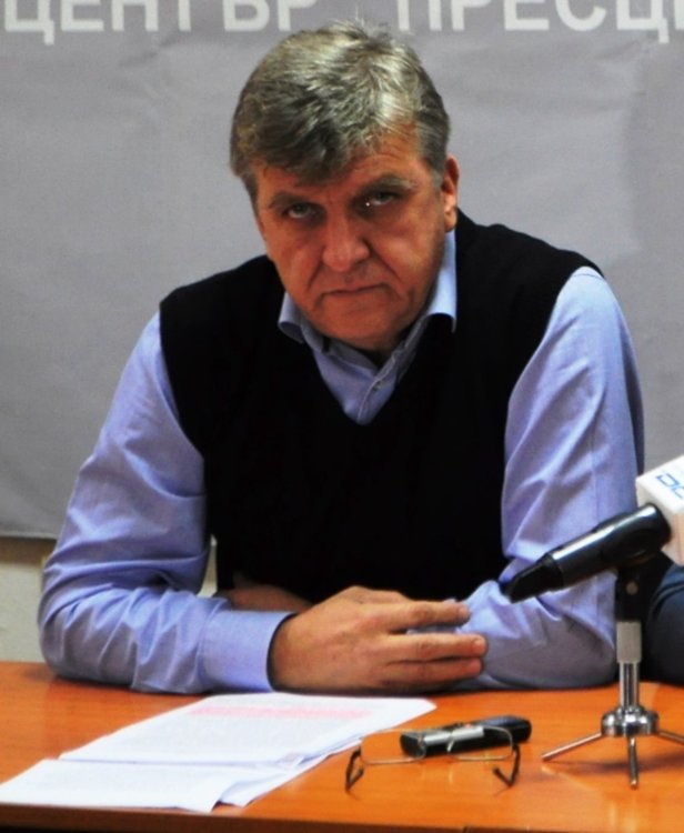 Манол Генов: В последните дни от мандата си ГЕРБ мишкува в бордовете на държавните фирми 