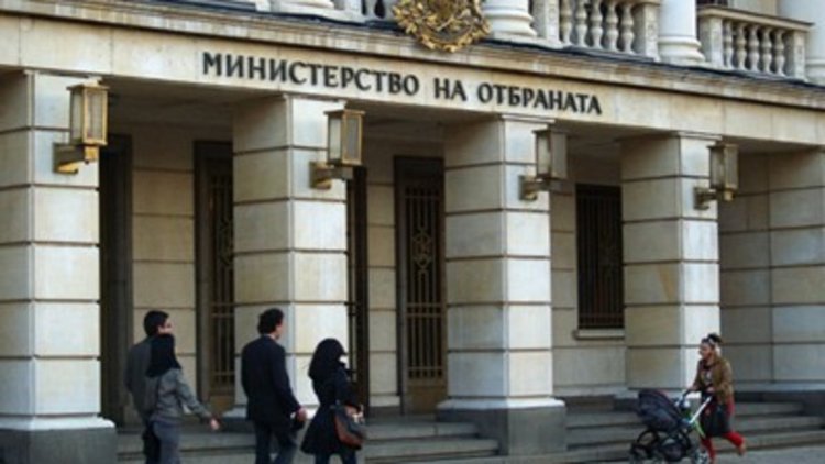 Бюджетът за отбрана е приет, купуват кораби и самолети