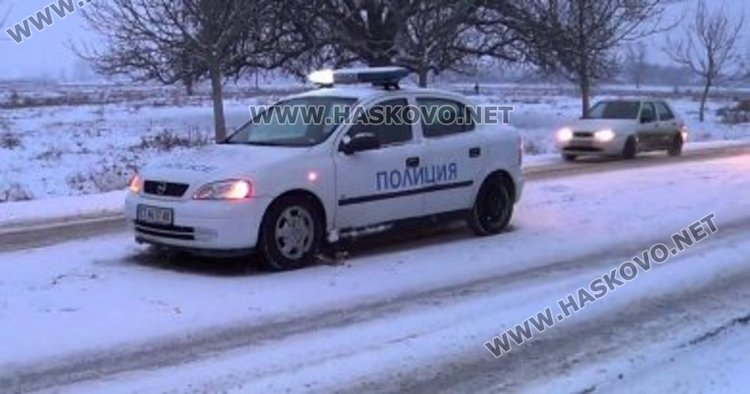Тир блокира пътя Димитровград - Хасково (обновена)