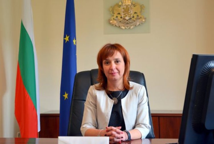 Зорница Русинова: Предотвратихме изоставянето на 9300 деца