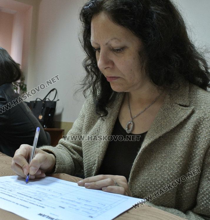 Ученическите юмруци удрят първо във Фейсбук