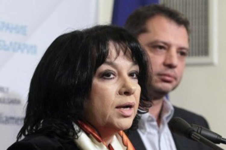 Петкова: Режимът на тока е само в главите на БСП