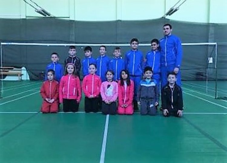 11 и 13-годишните бадминтонисти разбиха конкуренцията