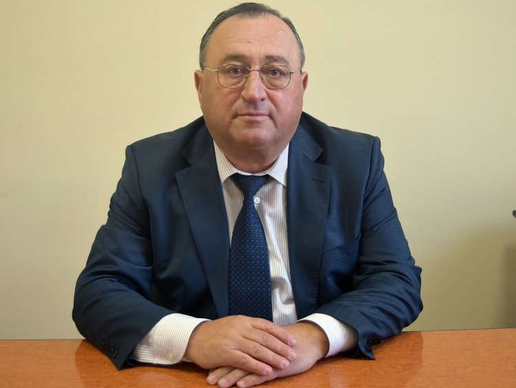 Обществените посредници от цялата страна на общо събрание по покана на Расим Муса