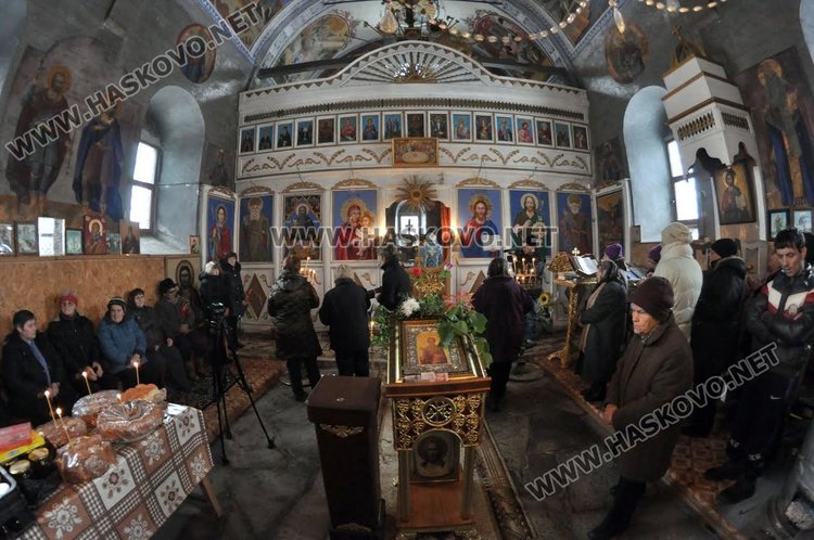 С мед и курбан почетоха Св.Харалампий в село Черногорово