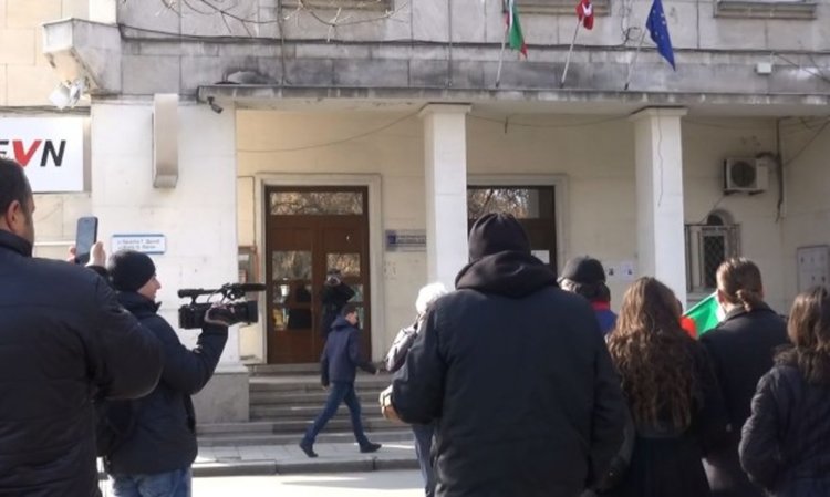 Пловдивчани на протест: Не на двойните сметки за ток