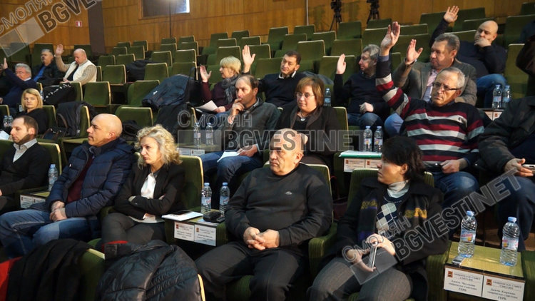 ГЕРБ с протестна декларация срещу смяната на председателя на Общинския съвет Славка Каменова