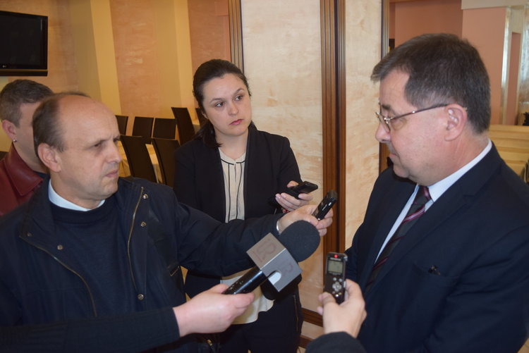 Гърци въртят далавера с роден тютюн,продават го на гиганта „Филип Морис” за гръцки