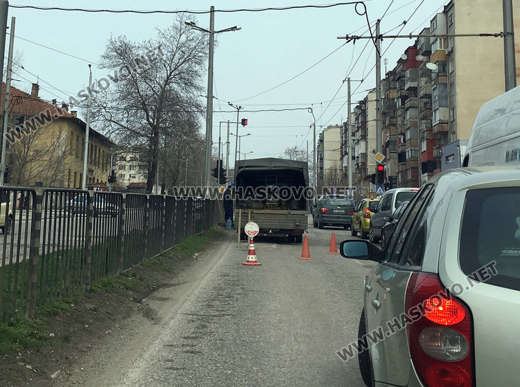  ВиК затапи бул.“Васил Левски“ заради стара авария