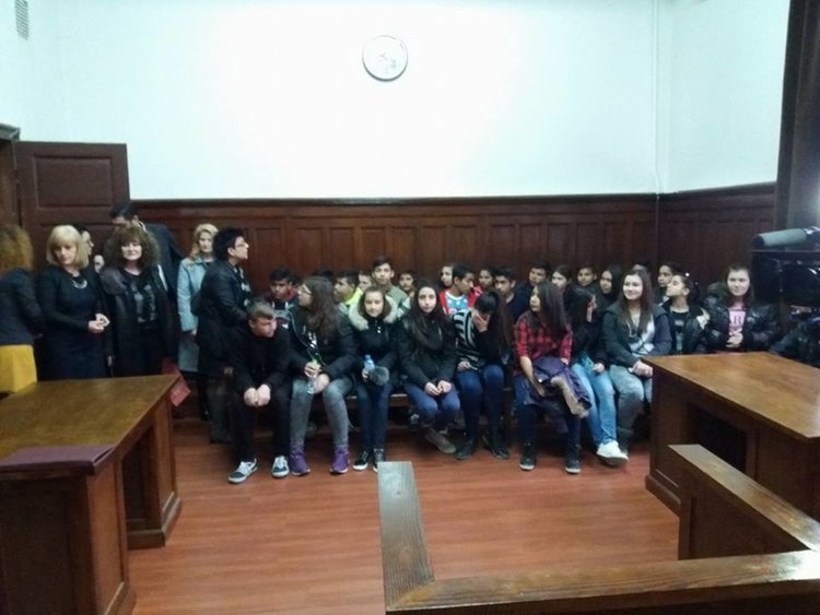 Дело за тежка телесна повреда разгледаха ученици от Дебър