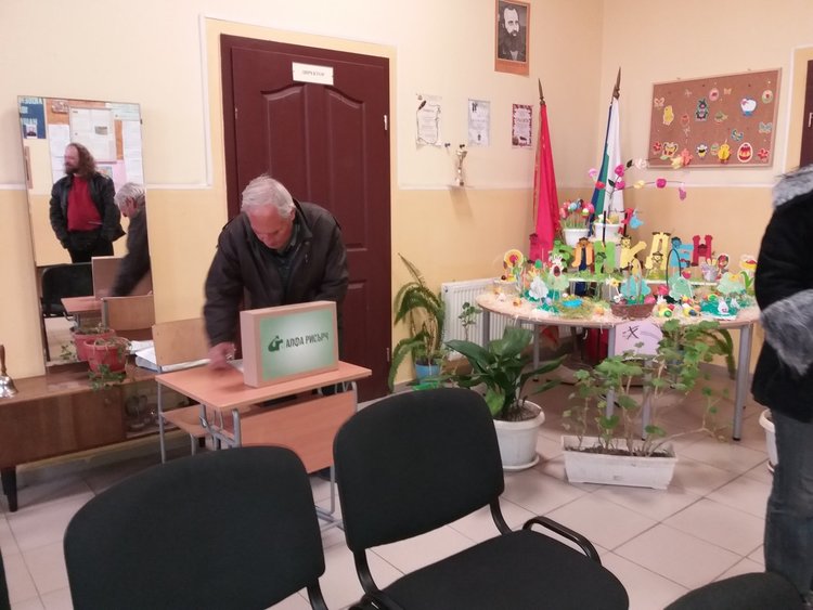 Изборният ден в Първомай започна нормално