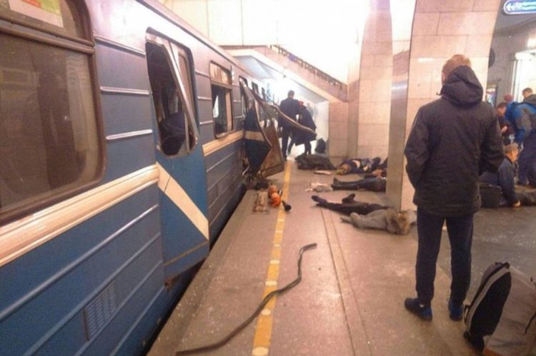 Взрив избухна в метрото в Санкт Петербург