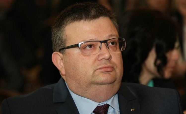 Скандалът расте: Срещата Цацаров-Дончев била по време на прокурорска проверка
