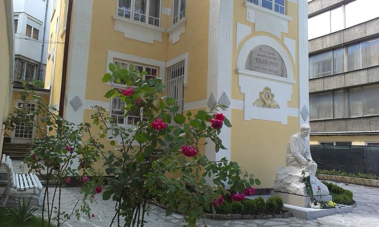Повече от година Министерството на културата не е поискало къщата на Яворов в София