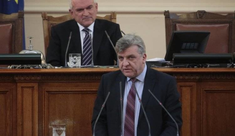 Манол Генов: Отказвам се от имунитета си. Прокуратурата да изчисти казусите и името ми