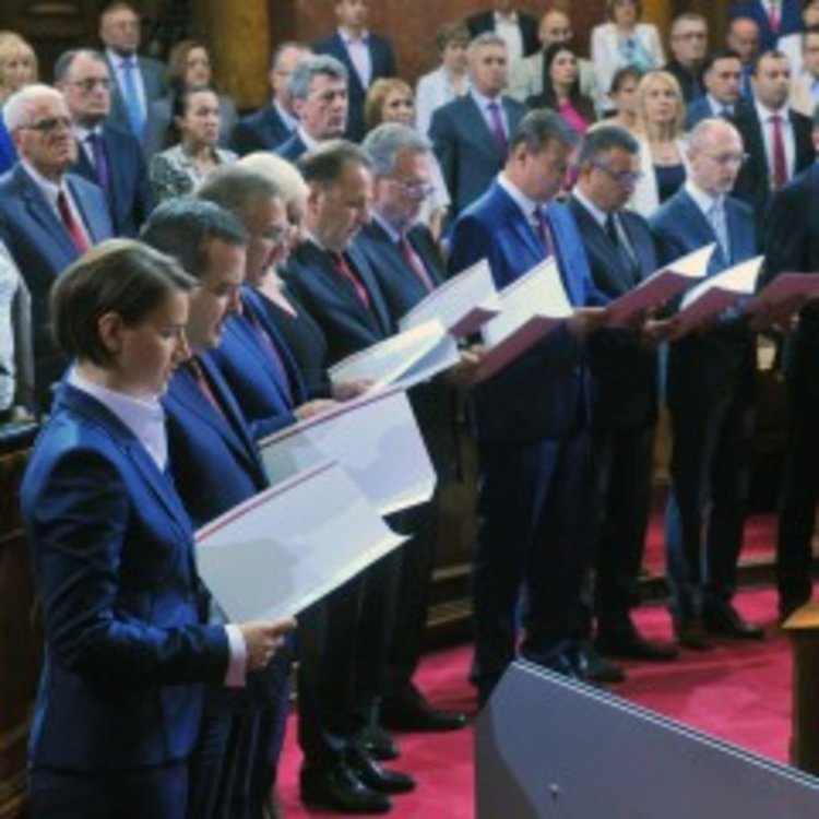 Патриархът бойкотира клетвата на премиера Ана Бърнабич