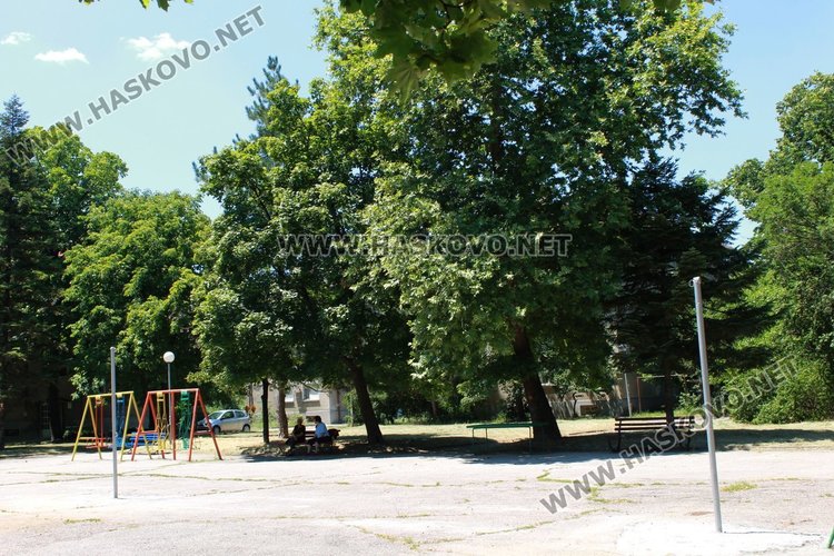 Оформиха място за спорт на детска площадка до градина "Приказка"