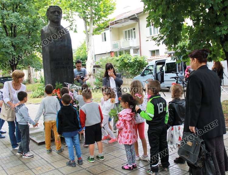 Почетоха рождението на Апостола на свободата в Димитровград