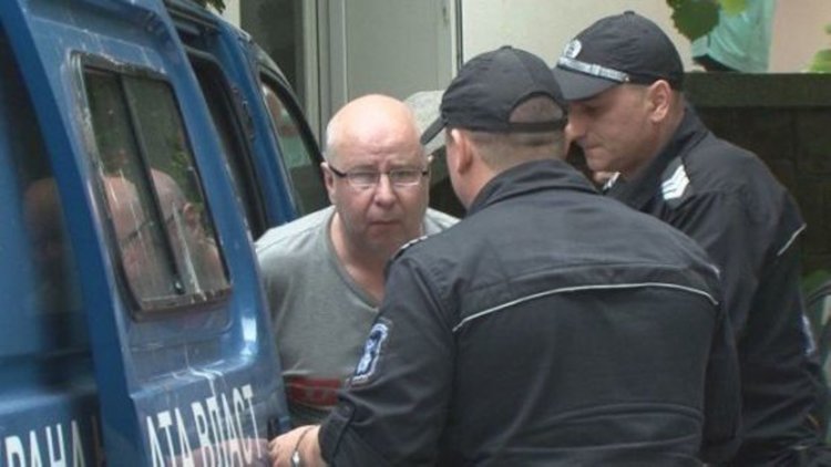 Пуснаха от ареста шведа, изритал камериерка в главата