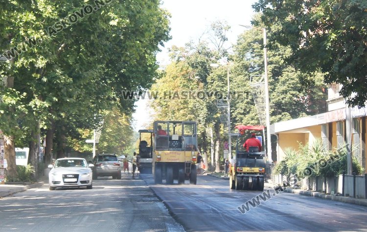 Асфалтираха северното платно на бул.Христо Ботев в Димитровград