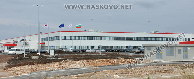 Назначават 500 работници в „Язаки“ на заплата от 550 до 800 лева