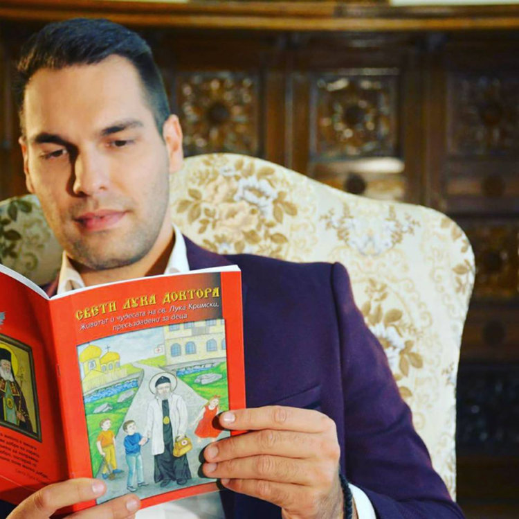 Ангел Бончев представя в Асеновград книгата си за деца "Свети Лука Доктора"