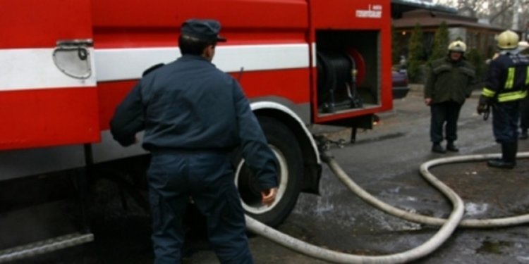 Резервоар с мазут пламна при огневи работи