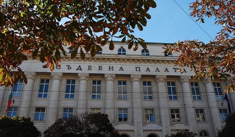 Цацаров разпореди спешни действия за разкриване палежа на автомобил на журналист