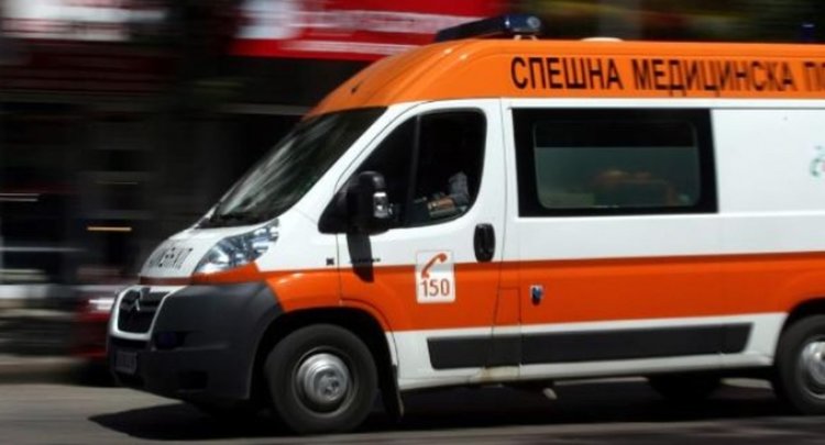 БМВ помете жена на пешеходна пътека 