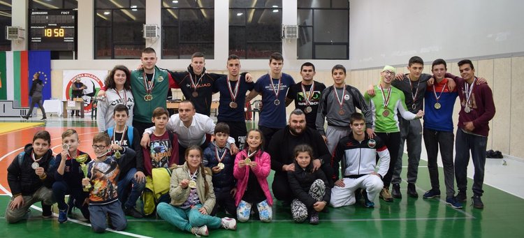 11 златни медала спечелиха състезатели на СК Бугари от национален турнир