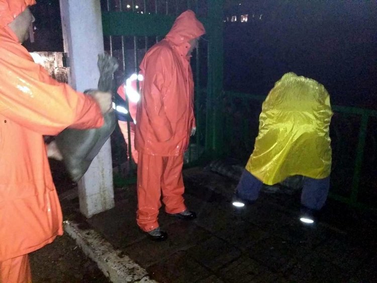 Река Черна прелива на 4 места, обявено е бедствено положение в Смолянска община