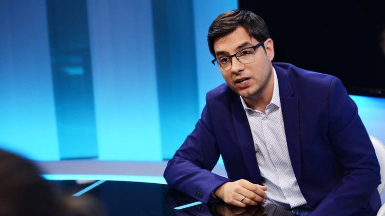 Как и тв водещият Светослав Иванов стана враг