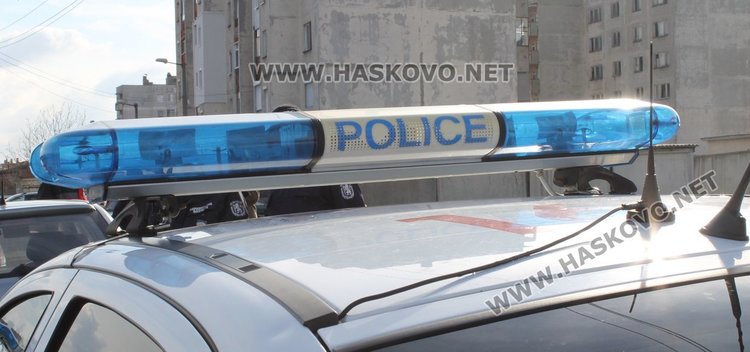 Димитровградчанин се простреля с газов пистолет, иззеха оръжия от дома му