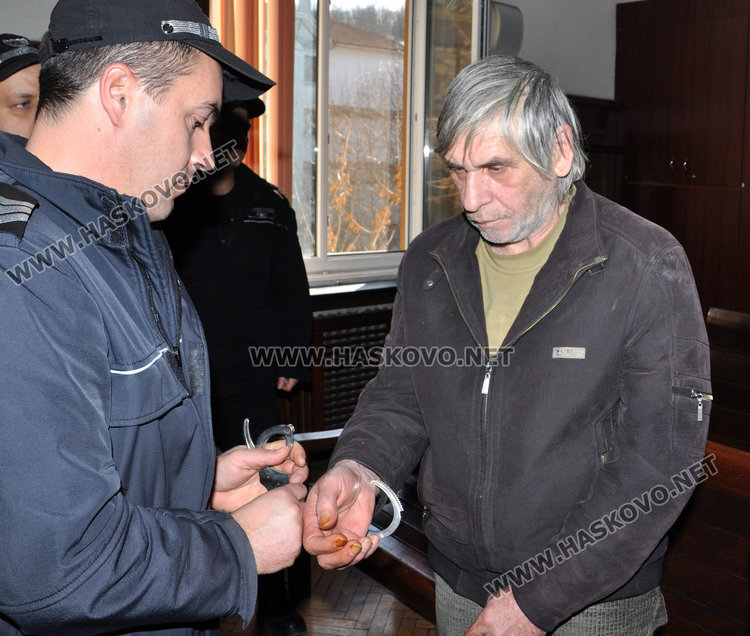 Пребилият до смърт жена си остава в ареста
