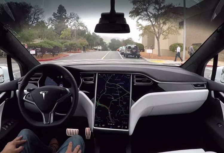 Защо Tesla е едновременно първа и последна?