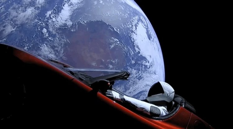 Космическата Tesla полетя за Марс, но ще достигне астероидния пояс (видео)