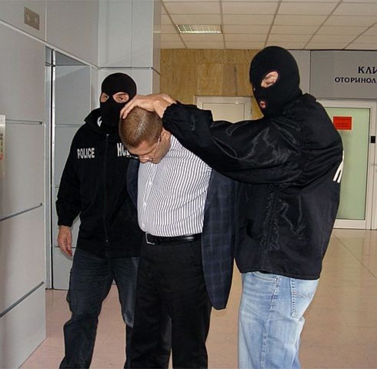 100 000 лв. обезщетение за ексминистър Николай Цонев
