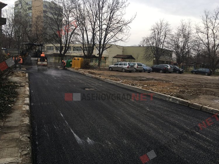 Възстановяват пътната маркировка в Асеновград