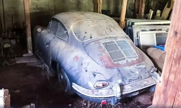 Откриха рядко Porsche в американска... плевня