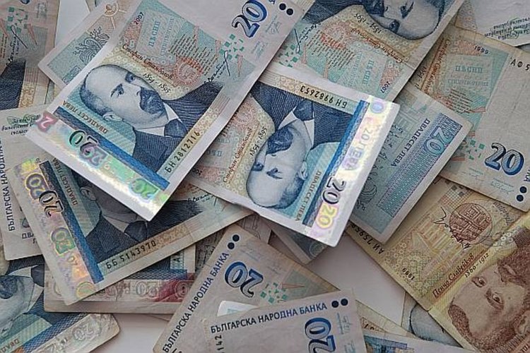 Затваряйте прозорците, когато излизате: Само за минути две кражби по ниски етажи в района