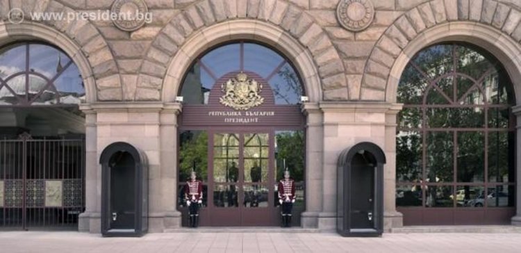 Президентът подписа указа за Младен Маринов